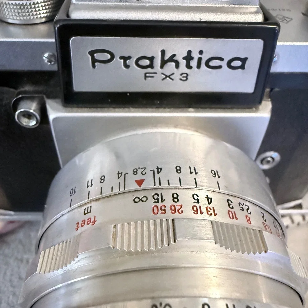 Vintage Praktica FX3 35mm Camera Zeiss Jena Tessar 50mm f/2.8 Honeywell Flash